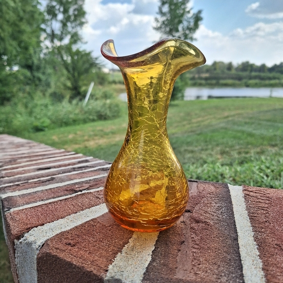 Vintage amber crackle glass fluted vase - Picture 1 of 4